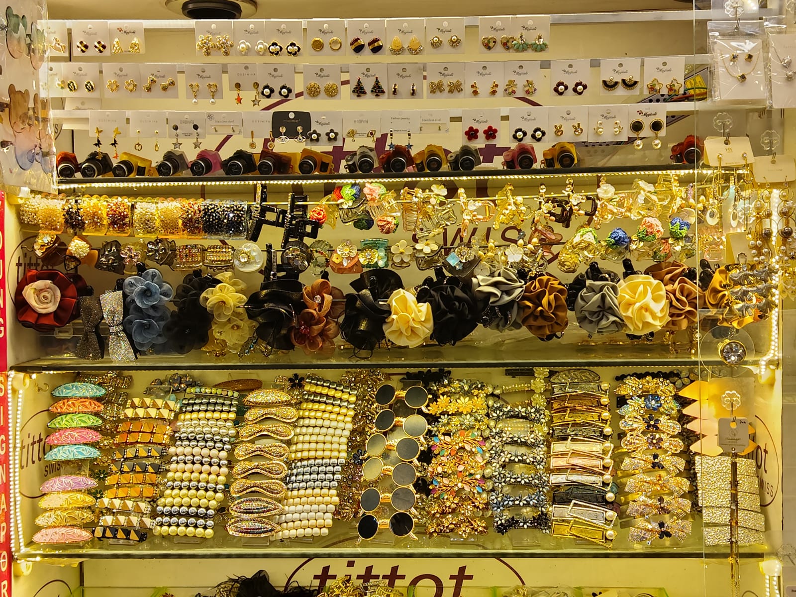 Best Korean anti-tarnish jewellery and hair clip display at Gunjan Hair Clips store