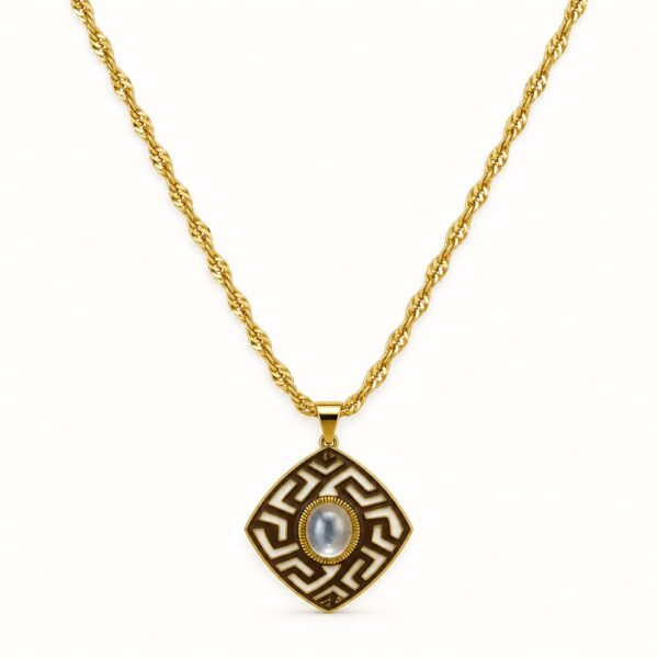 Korean Short Chain Gold Rope Chain Greek Key Pearlescent Pendant Necklace